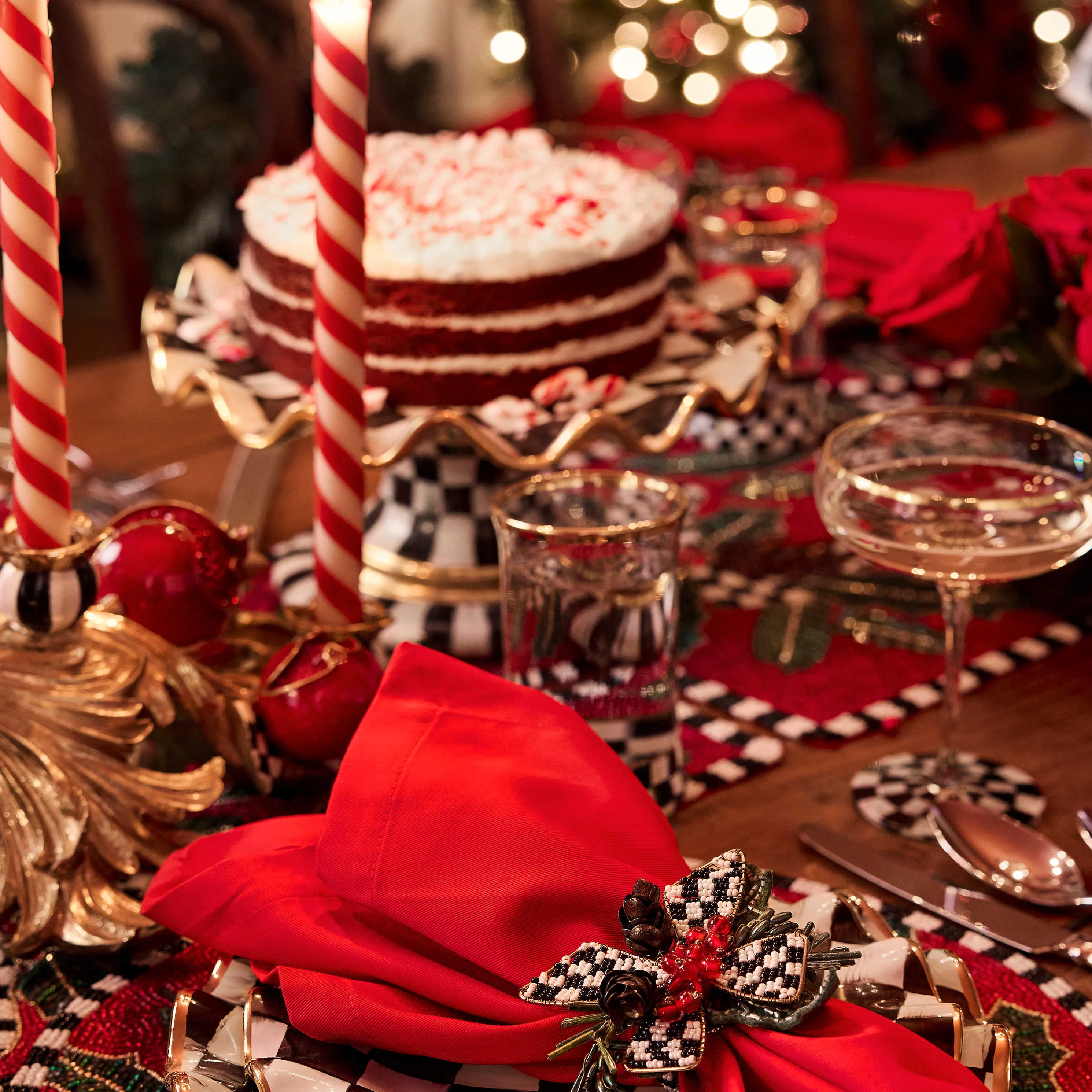 Courtly Check Fluted Cake Stand