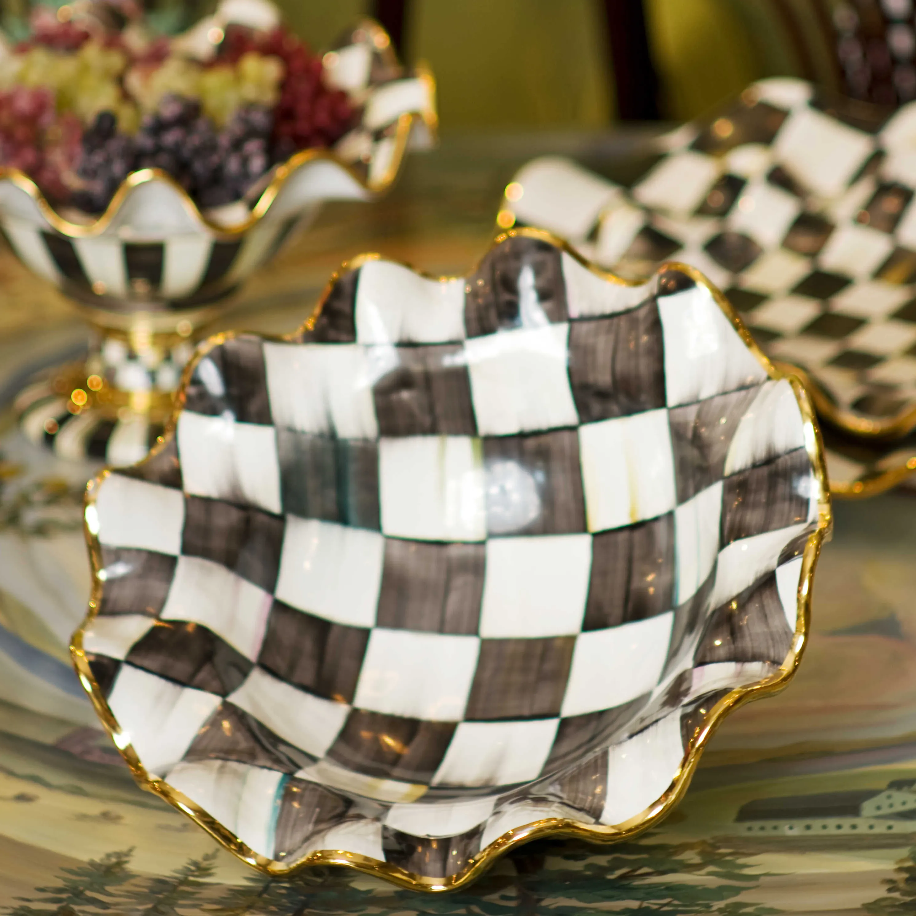 Courtly Check Medium Fluted Serving Bowl