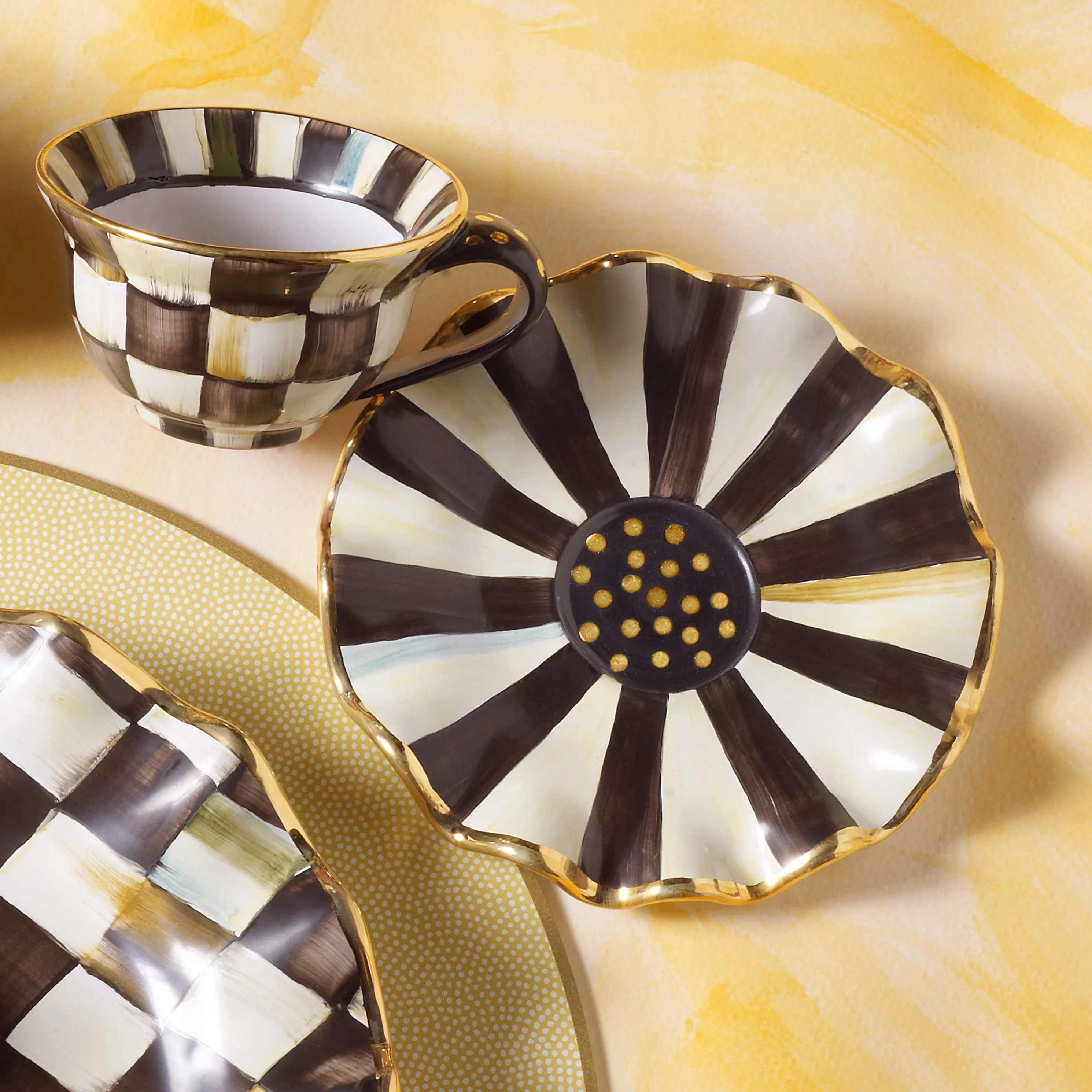 Courtly Check Teacup