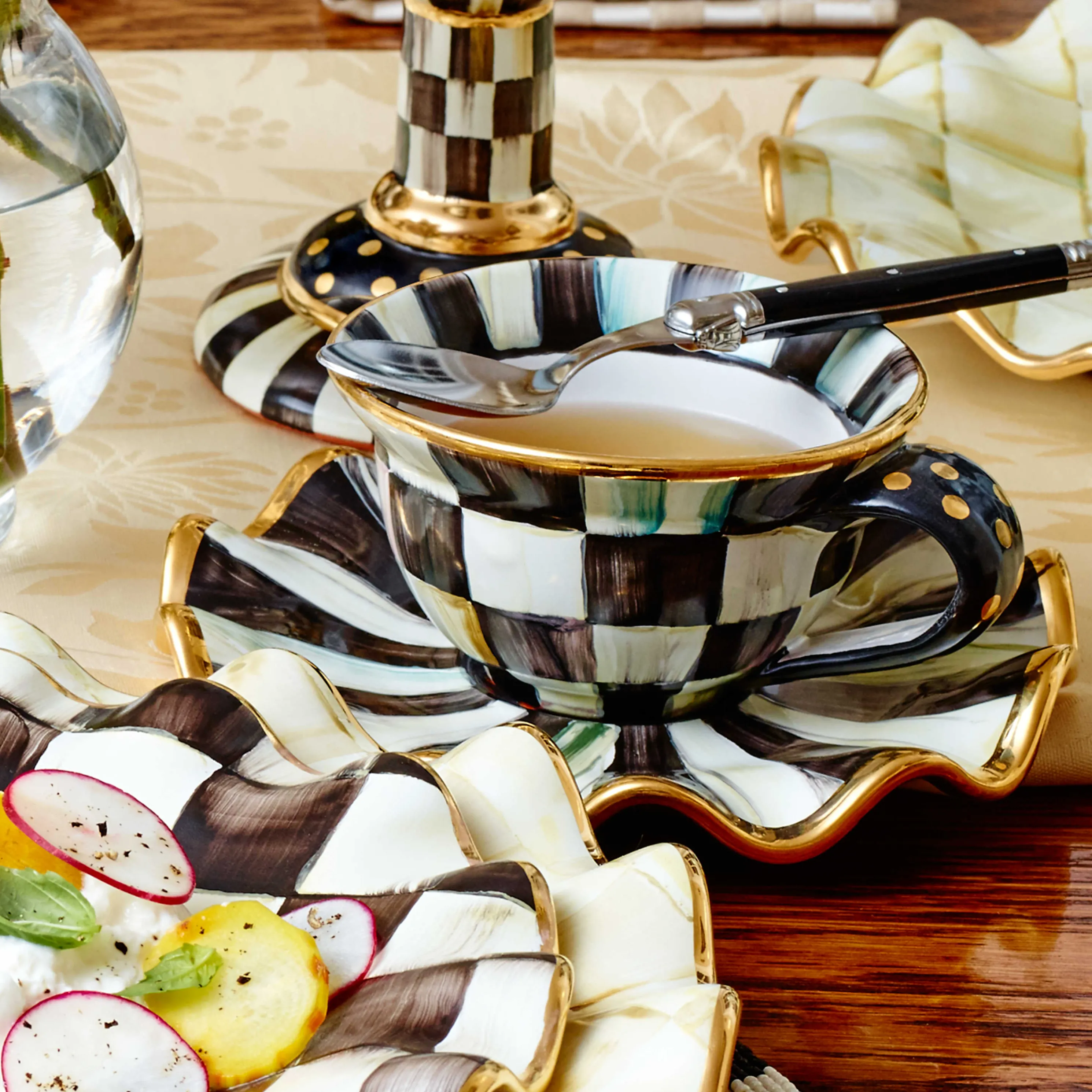 Courtly Check Teacup