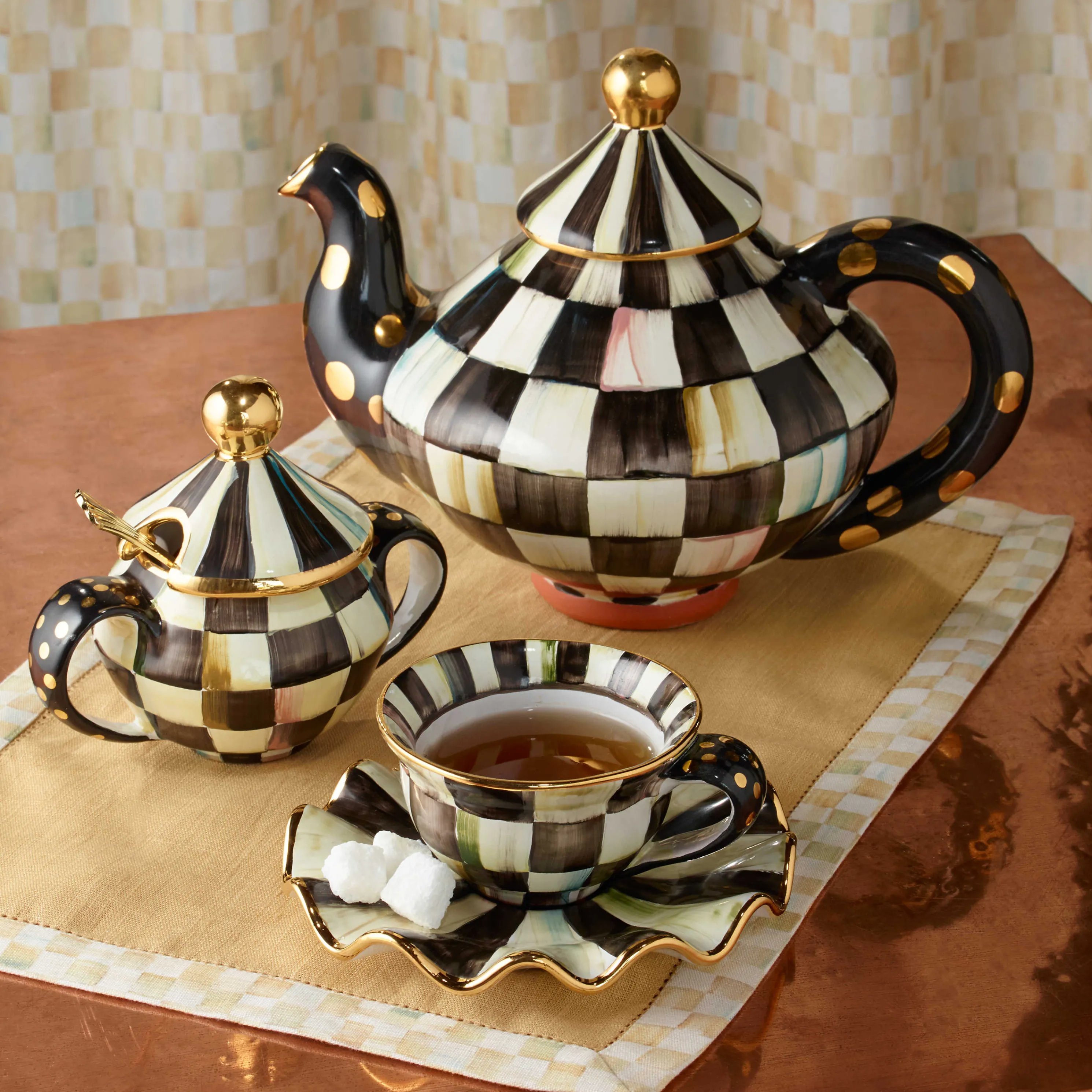 Courtly Check Teapot