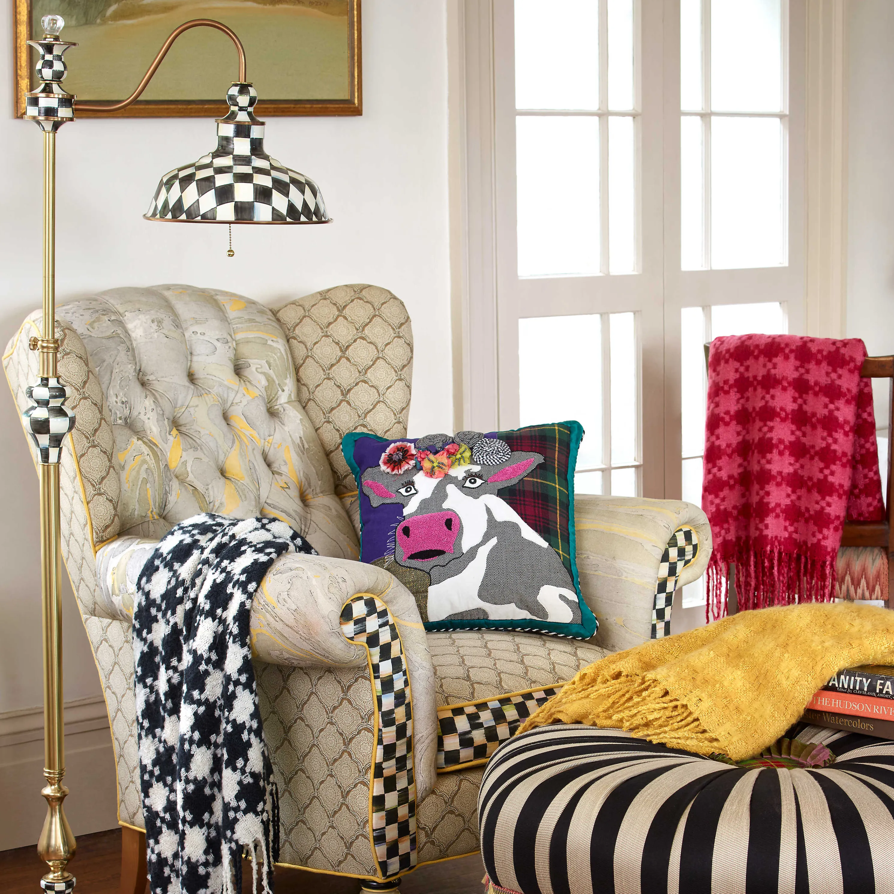 Courtly Farmhouse Floor Lamp