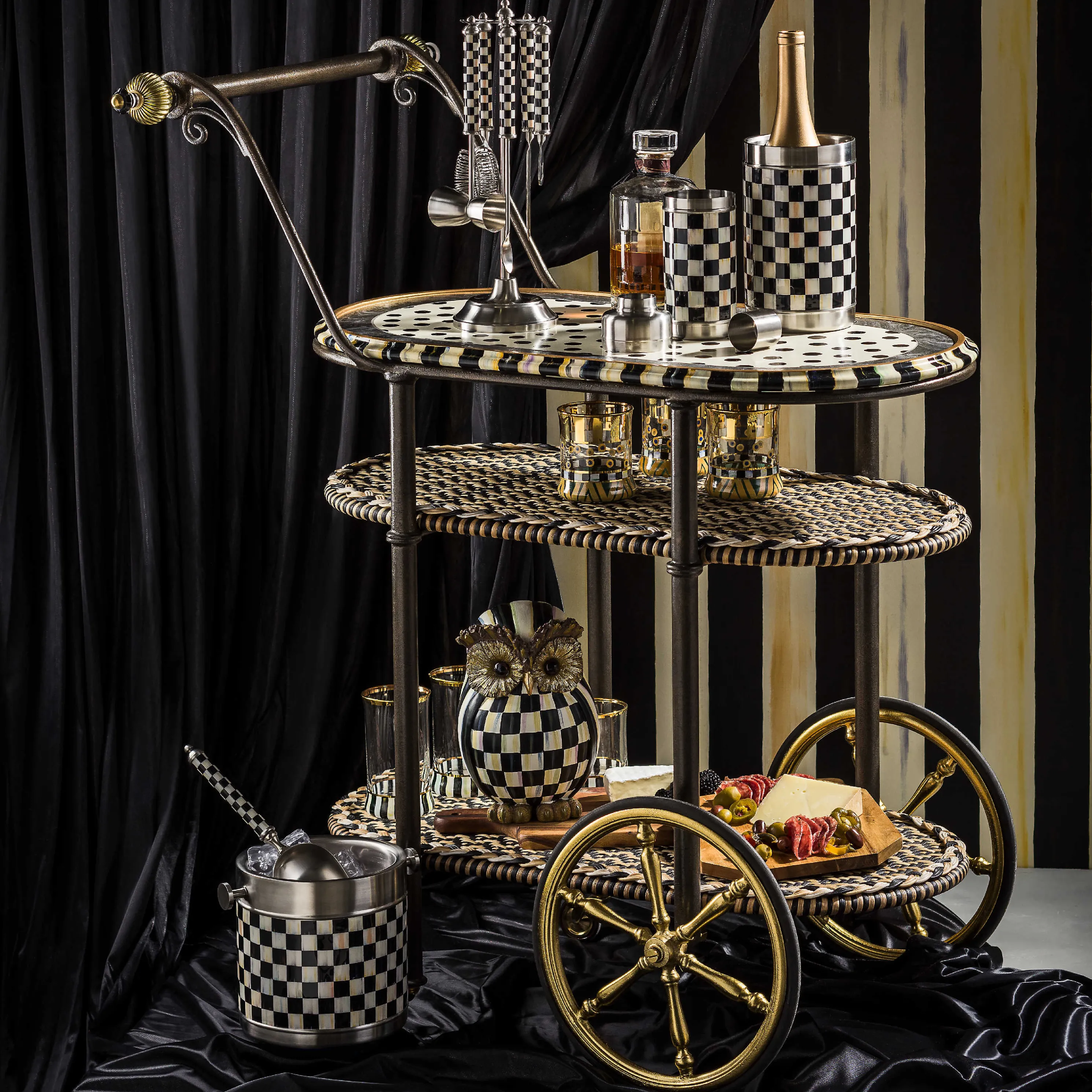 Courtly Stripe Wallpaper