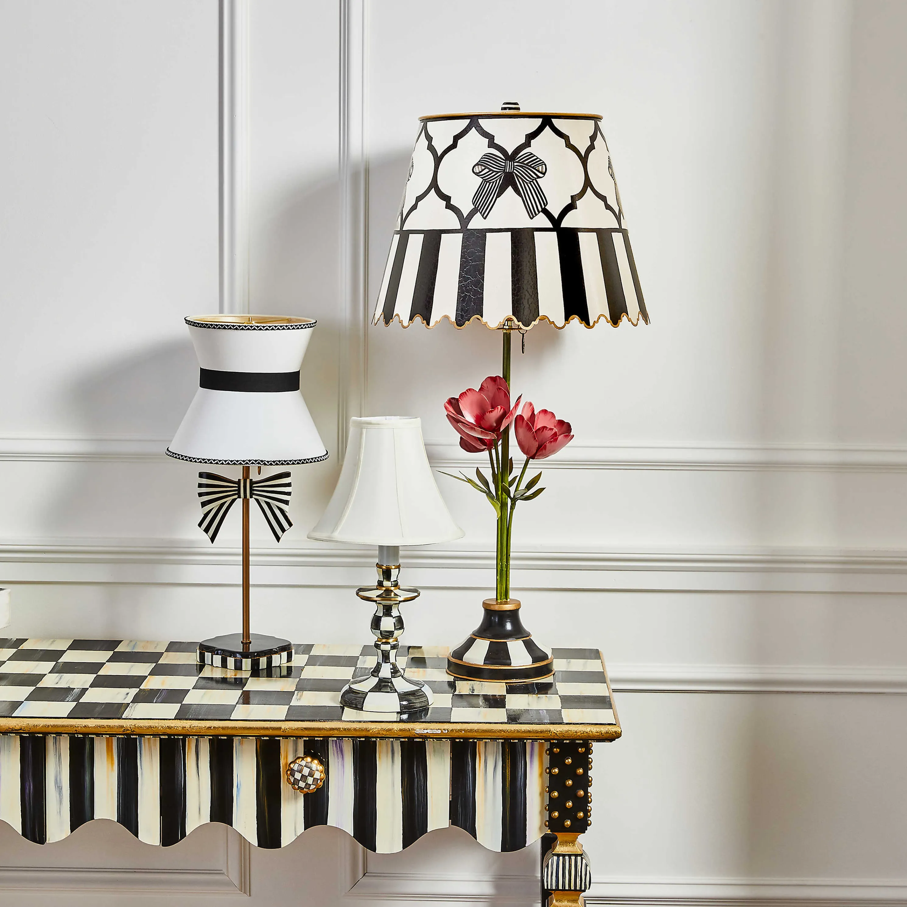 Pretty As A Bow Table Lamp