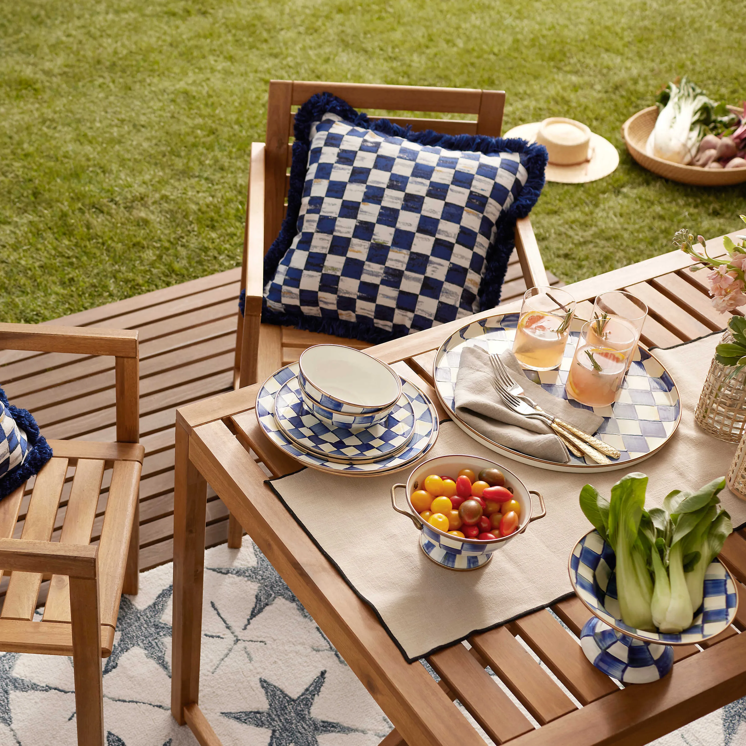 Royal Check Enamel Round Tray